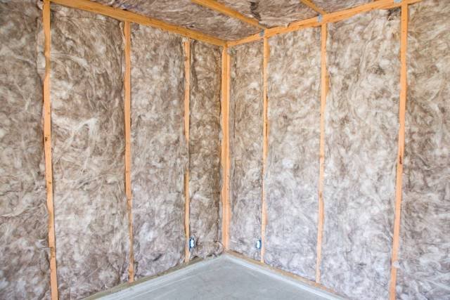 Fiberglass batt insulation