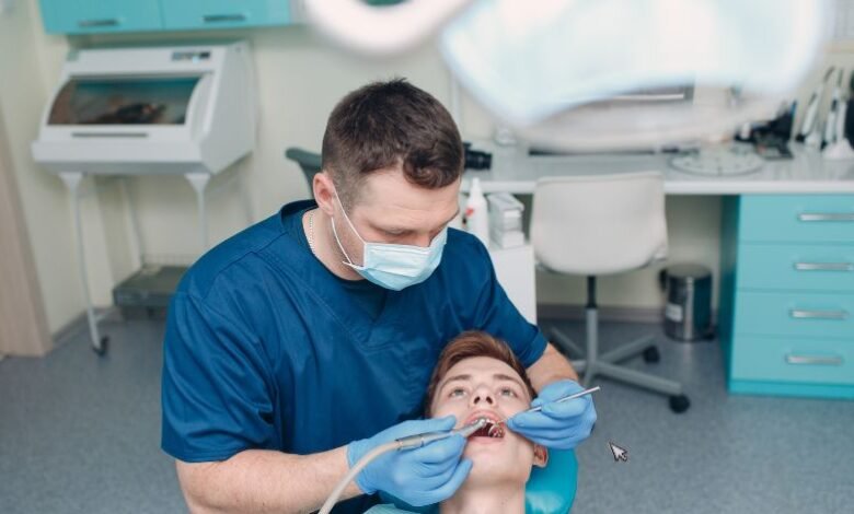 top signs you should visit a cosmetic dental clinic