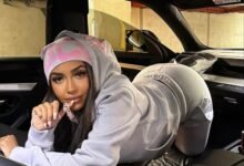 Syna World Hoodie1