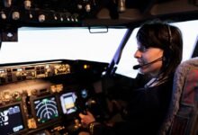 how to become a commercial pilot
