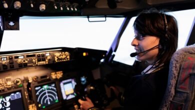 how to become a commercial pilot