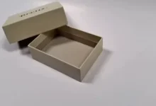 Partial lid rigid box